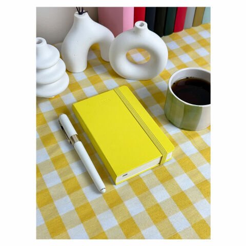 Victoria\'s Journals Classic 2024 Sert Kapak Günlük Ajanda 9x14 Sarı 123-9191