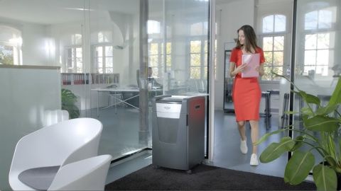 Rexel Momentum Extra XP516+ Sıkışmasız Mikro Kesim Evrak İmha Makinesi