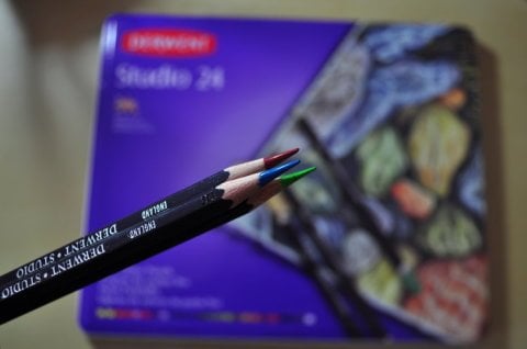 Derwent Studio Renkli Kalem Seti 24 Renk
