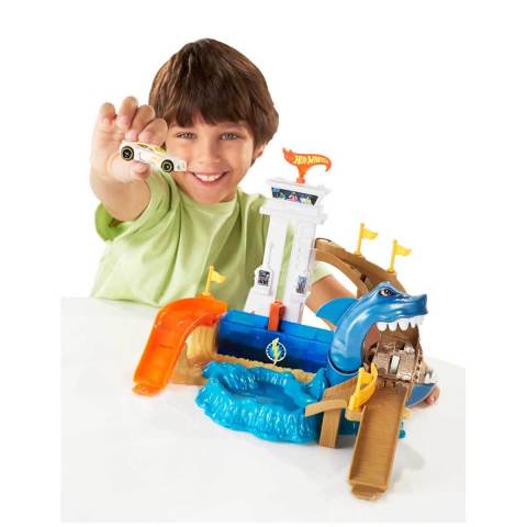 Hot Wheels Sharky Yarış Seti BGK04